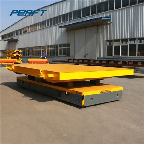 Reboque motorizado para transporte de vigas de aço